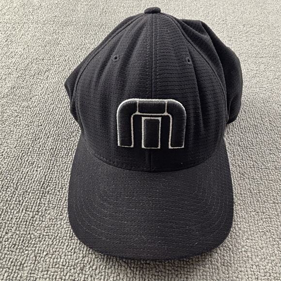 Travis Mathew Hat Adult Large Extra Large Black Fitted Golf Cap Casual Men's - Picture 1 of 6